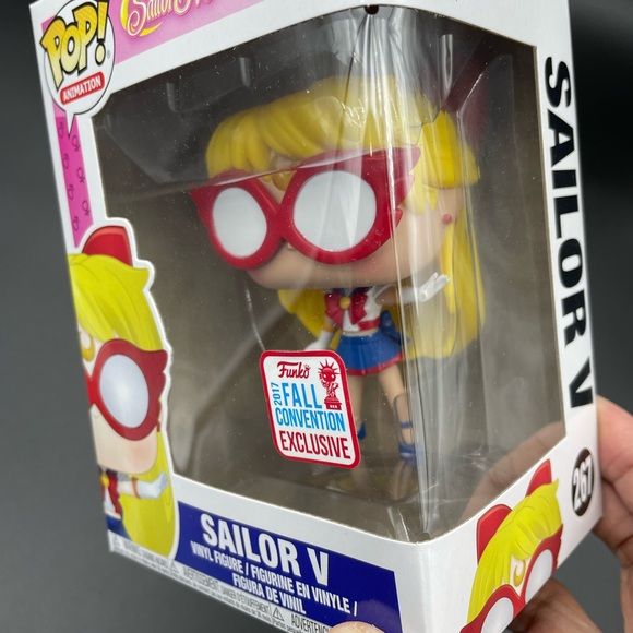 NWT! Funko Pop Sailor V Moon Collector's Item No. 267 - Picture 2 of 5